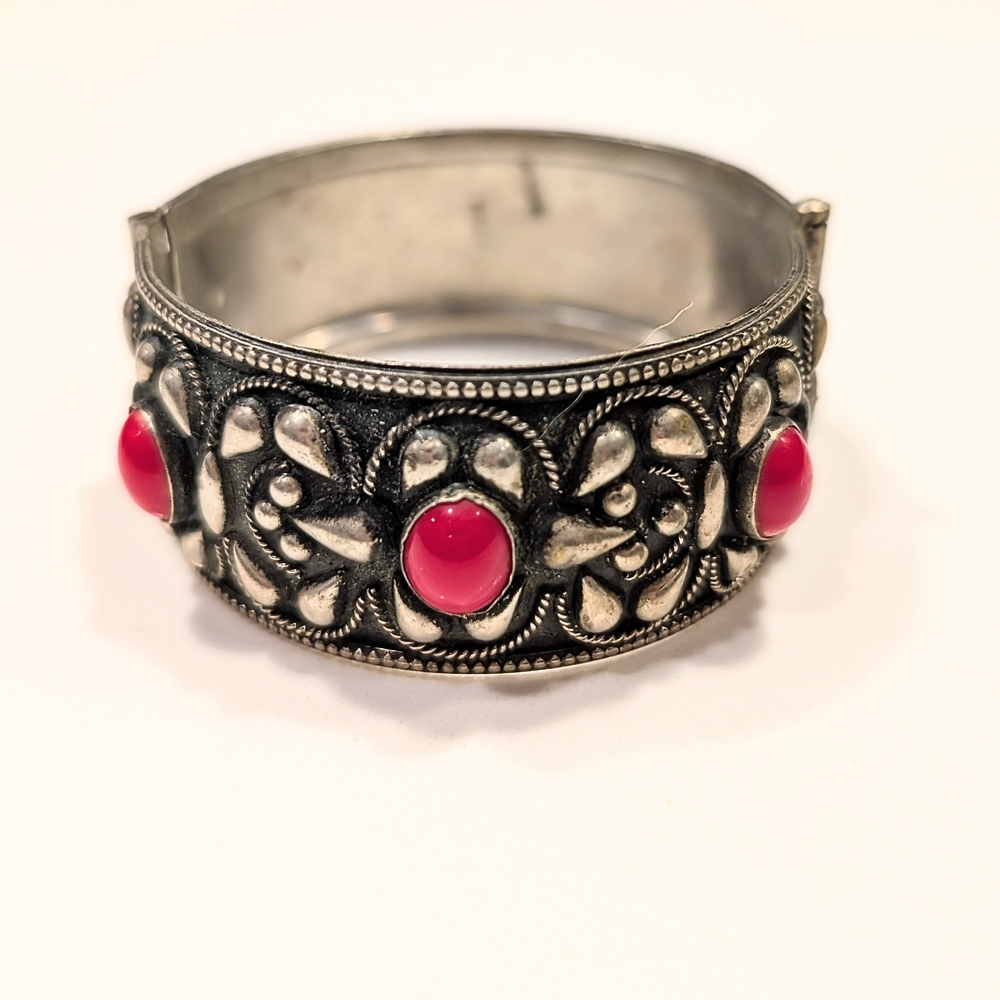 Vintage Italy Repousse Alpacca Silver Floral Cuff Bracelet Red Cabochons